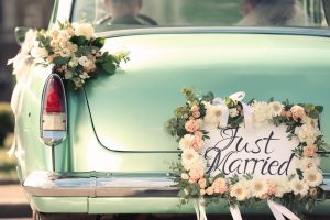 Beautiful,Wedding,Car,With,Plate,Just,Married